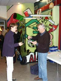 Bob Romijn tijdens de prijsuitreiking van het Nierstichting toernooi - 29 november 2003